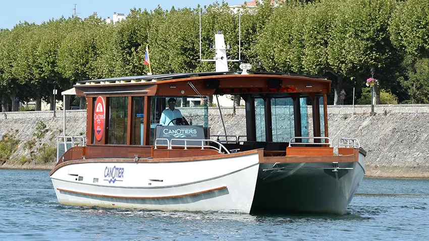 Promenade sur le Rhône avec la Compagnie des Canotiers