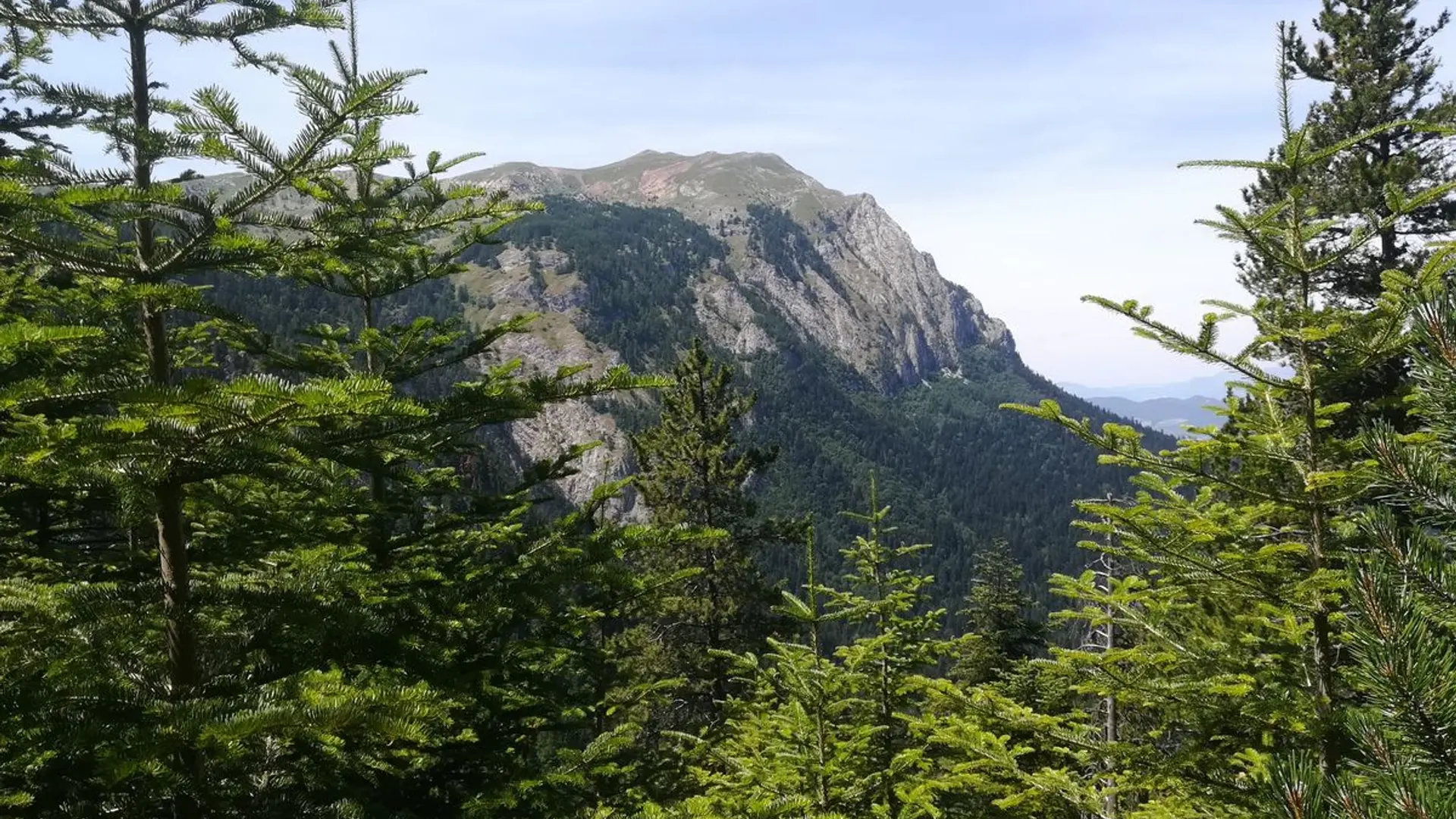 Vue sur le Pic de Morgon depuis le Grand Clot