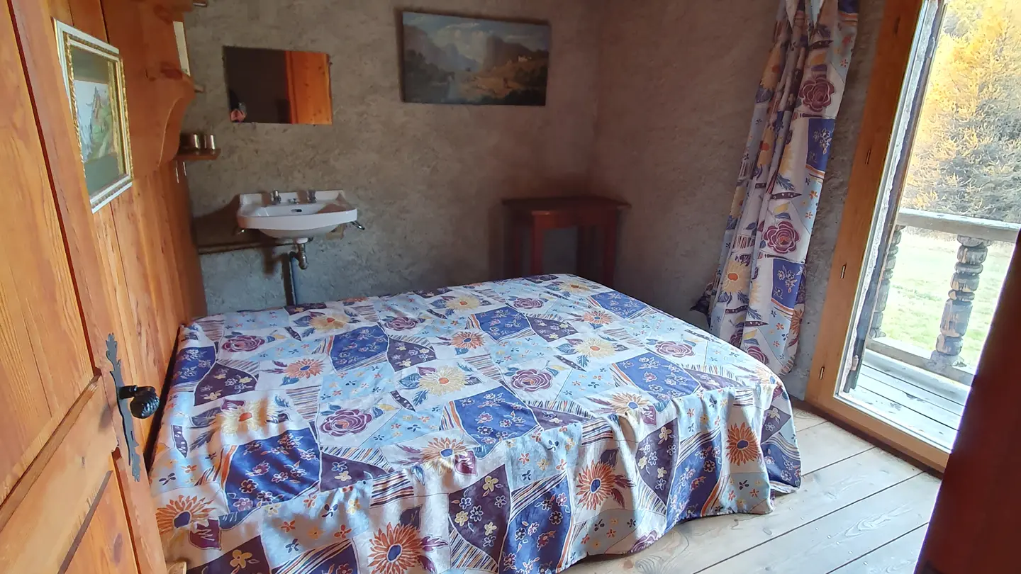 Chambre parents - vue lavabo