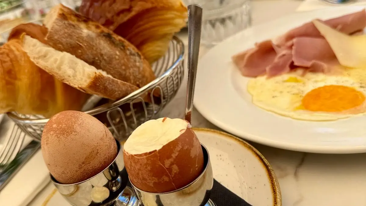 Petit déjeuner de 7h30 à 11h00