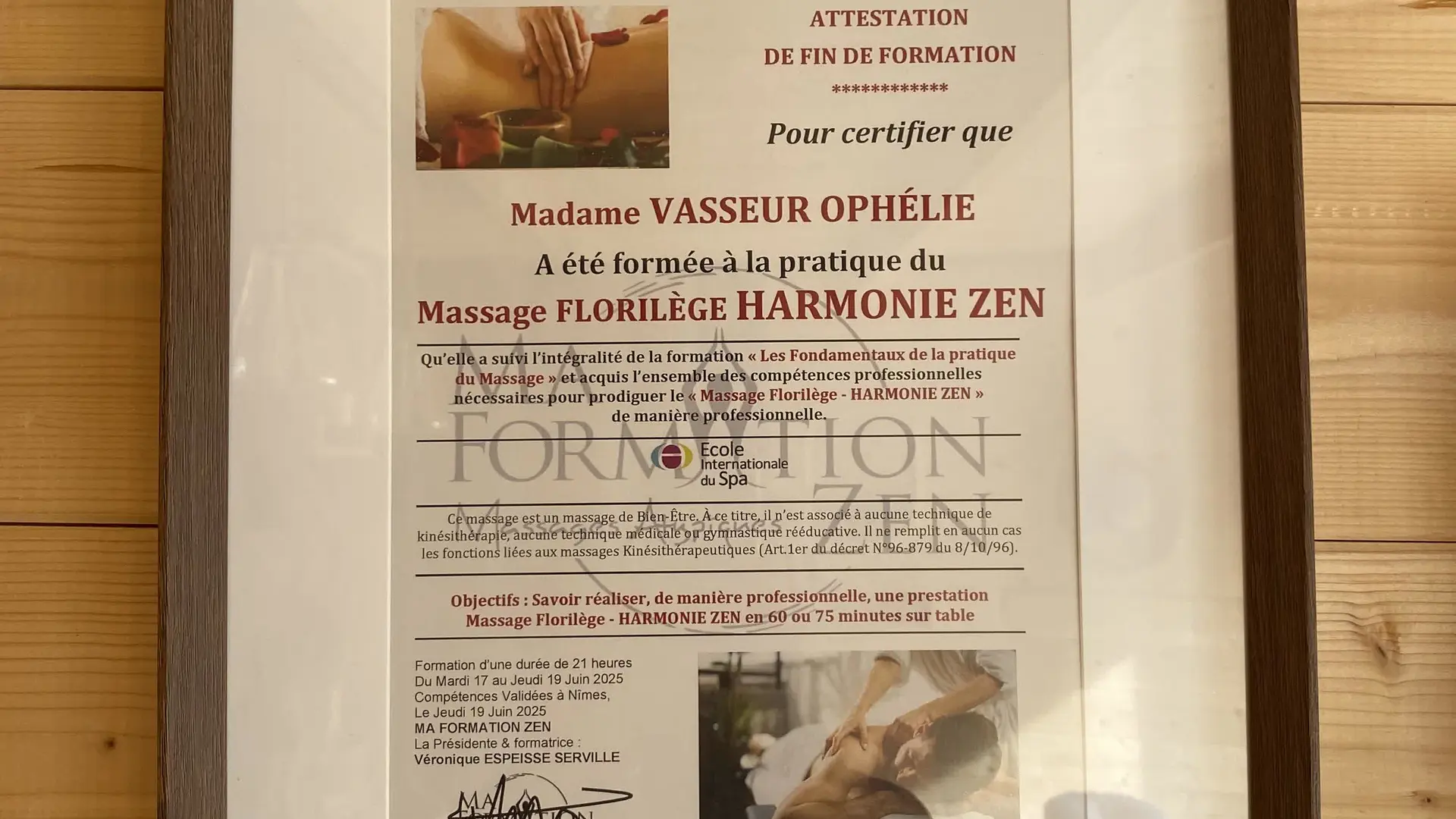 Attestation de formation garantissant des soins réalisés par une professionnelle qualifiée et certifiée.