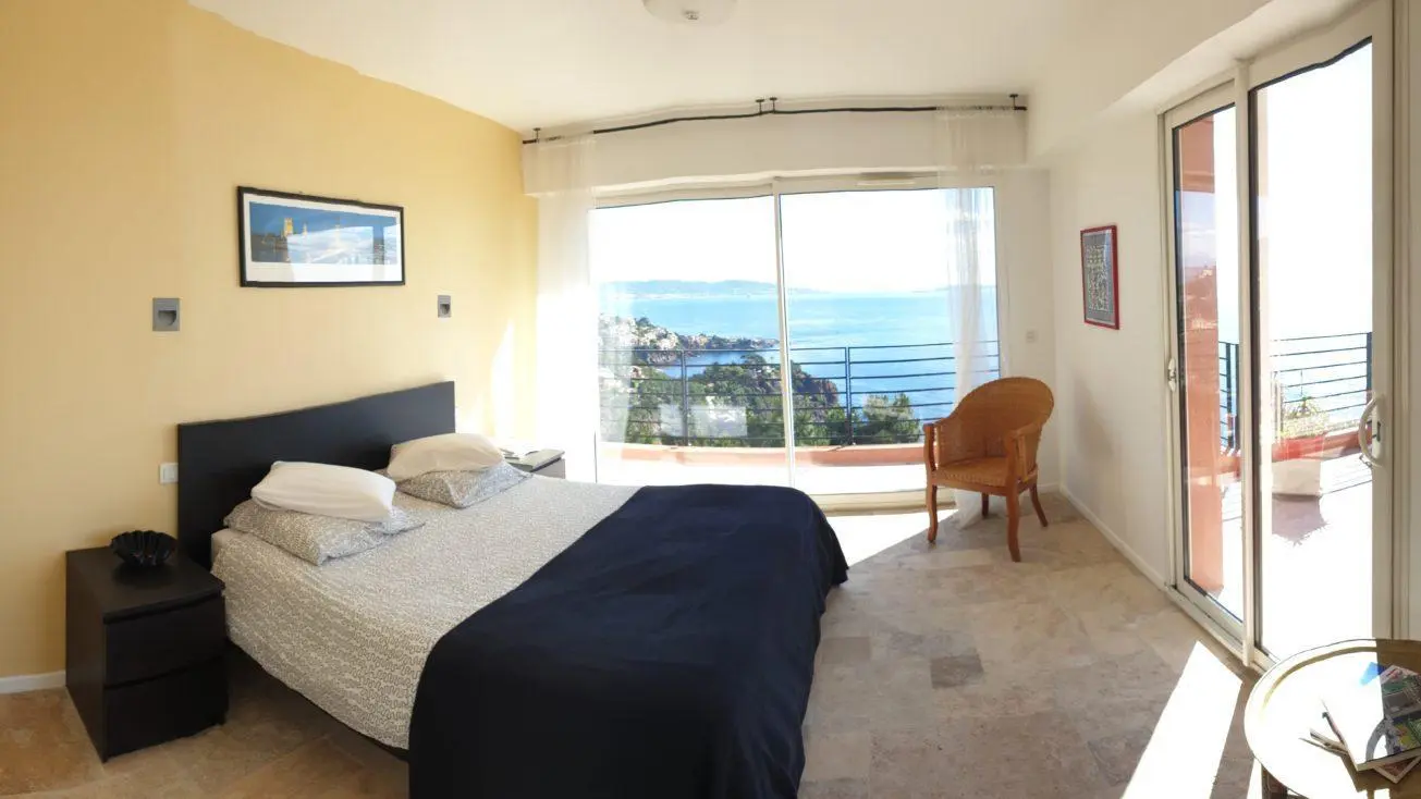 Chambre lits double Niveau 2 - Terres Rouges - Théoule-sur-Mer - Gîtes de France Alpes-Maritimes