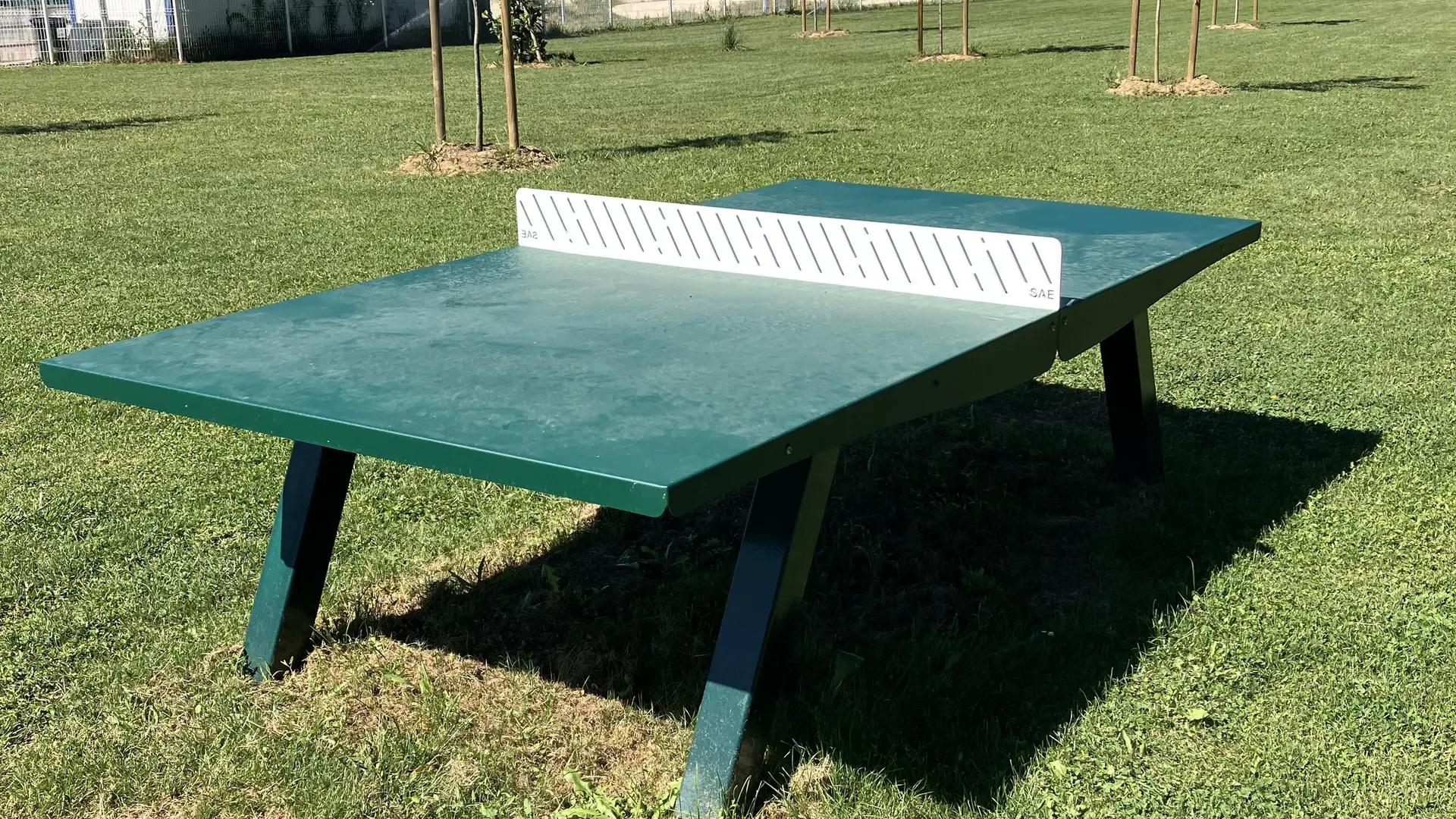 parc municipal des portes de Veuze -table de ping pong