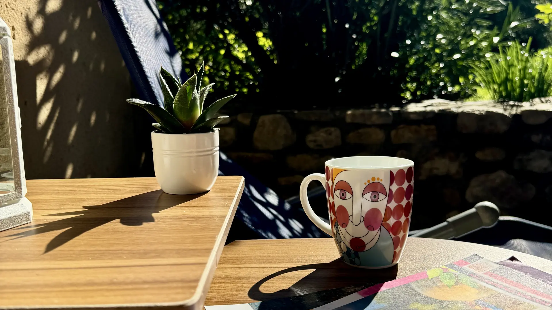 espace détente terrasse privée au gîte du murier