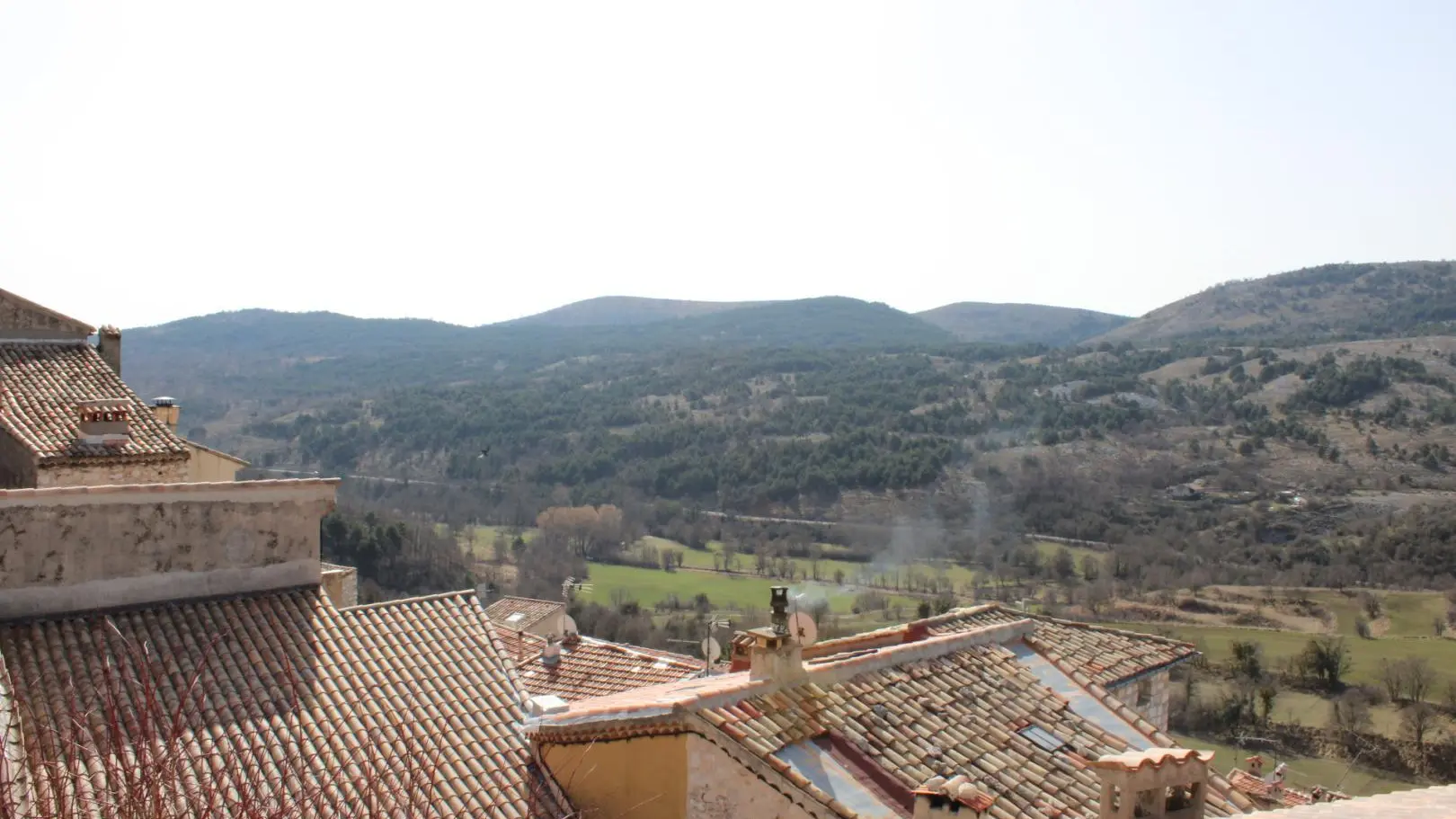 L'Escaou Quatre-Vue village Chambre 1-Coursegoules-Gîtes de France Alpes Maritimes