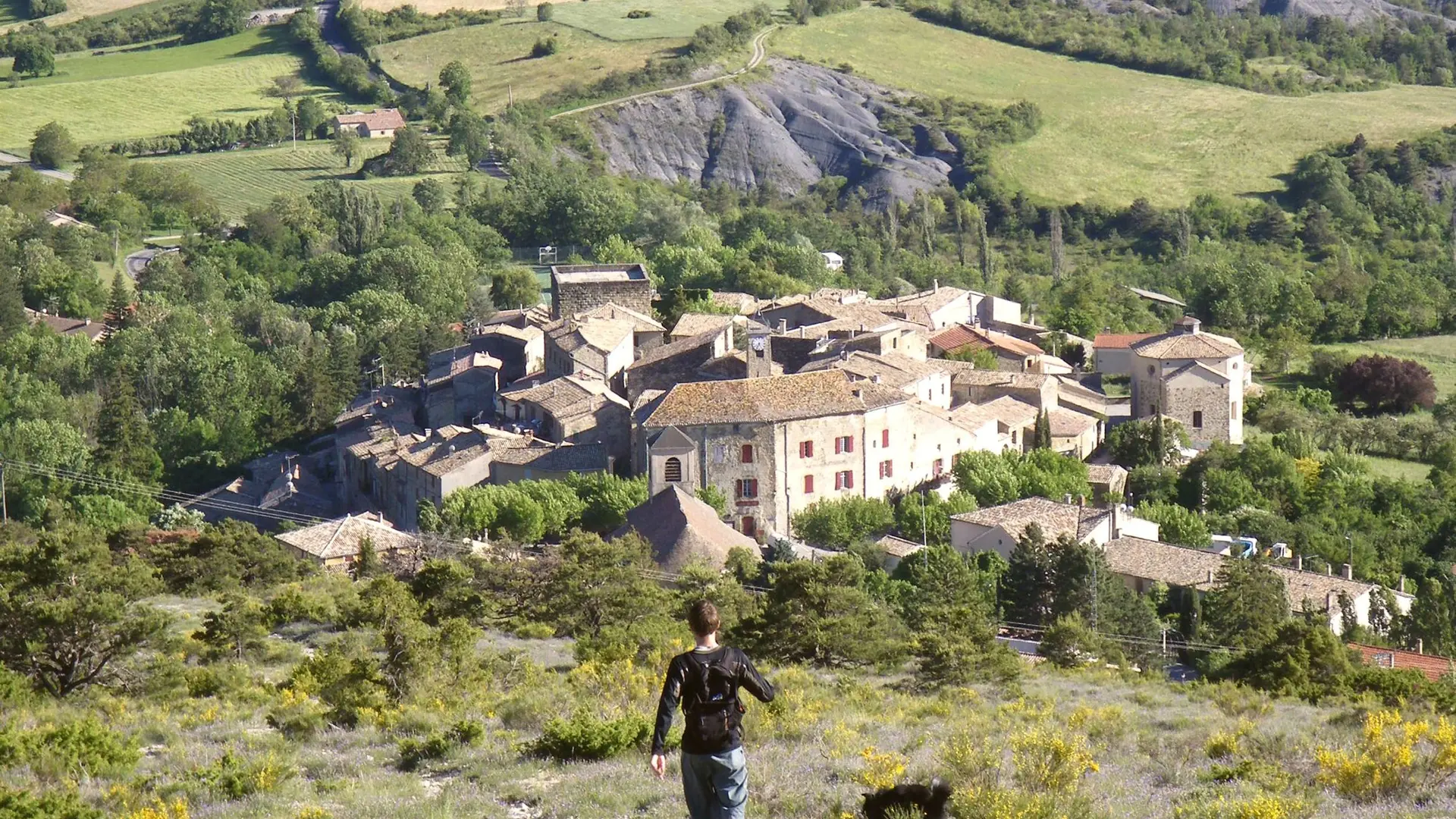 Sur les hauteurs du village de Rosans