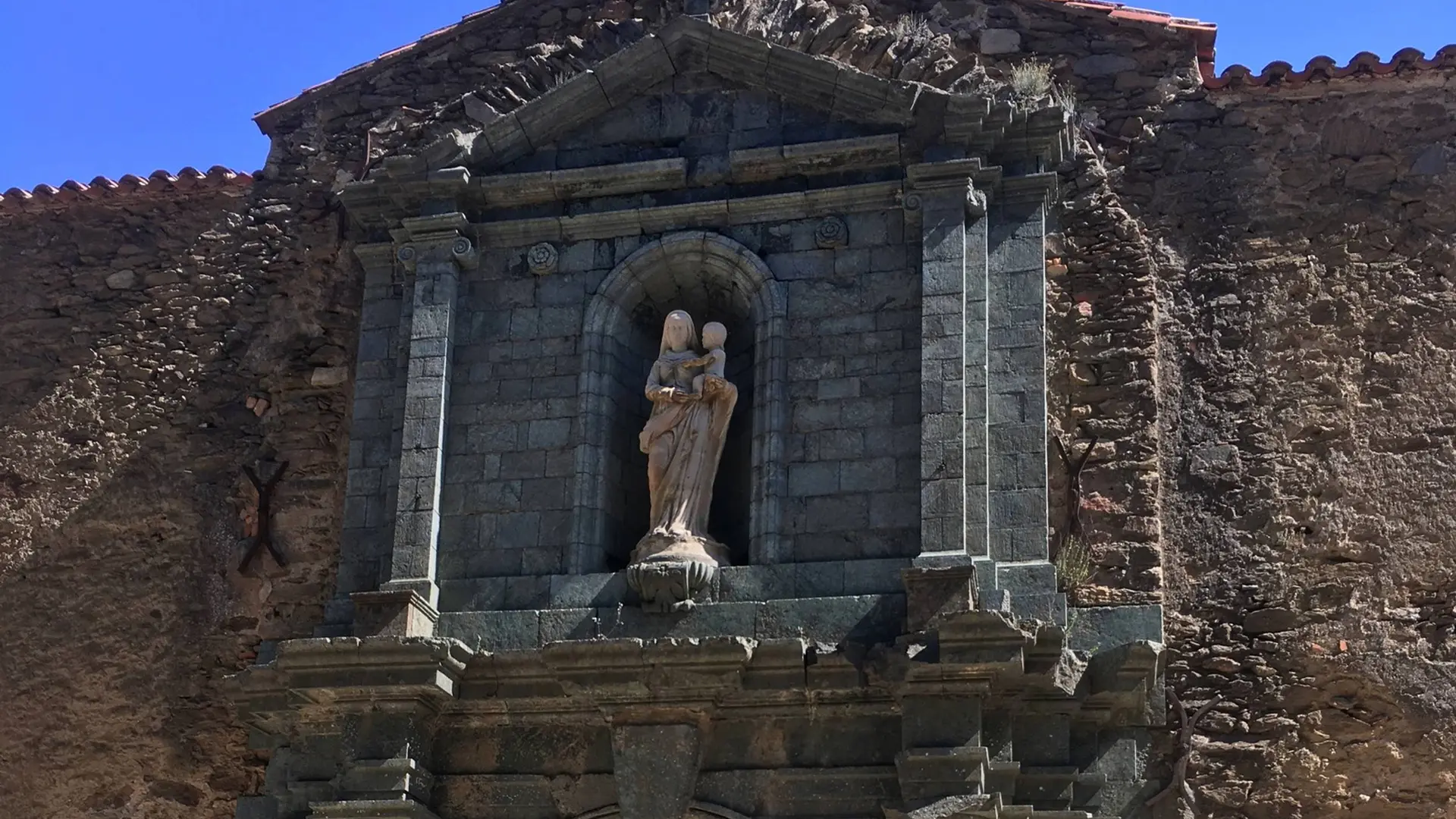 Partie supérieur de la porte de la Chartreuse
