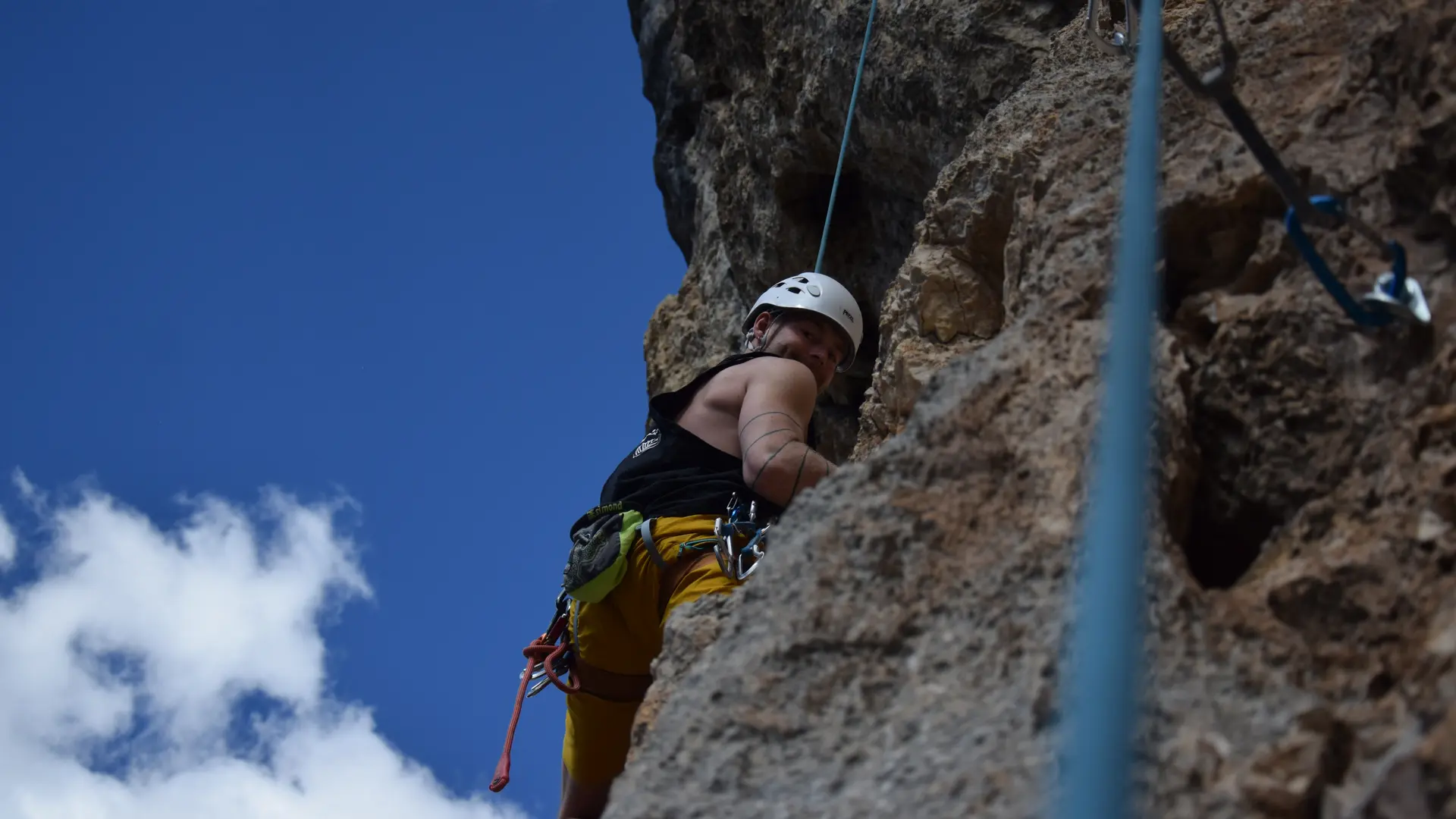 Escalade aqua verdon