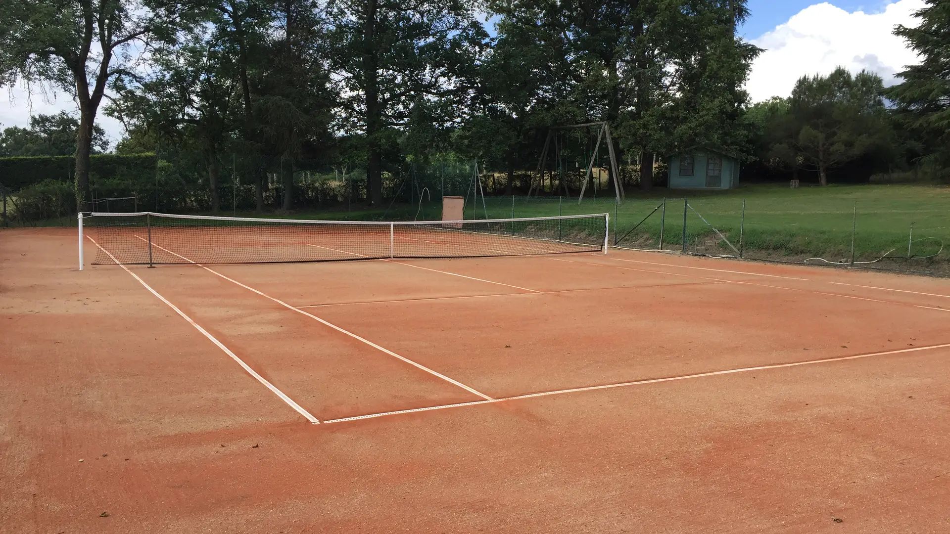 Terrain de tennis