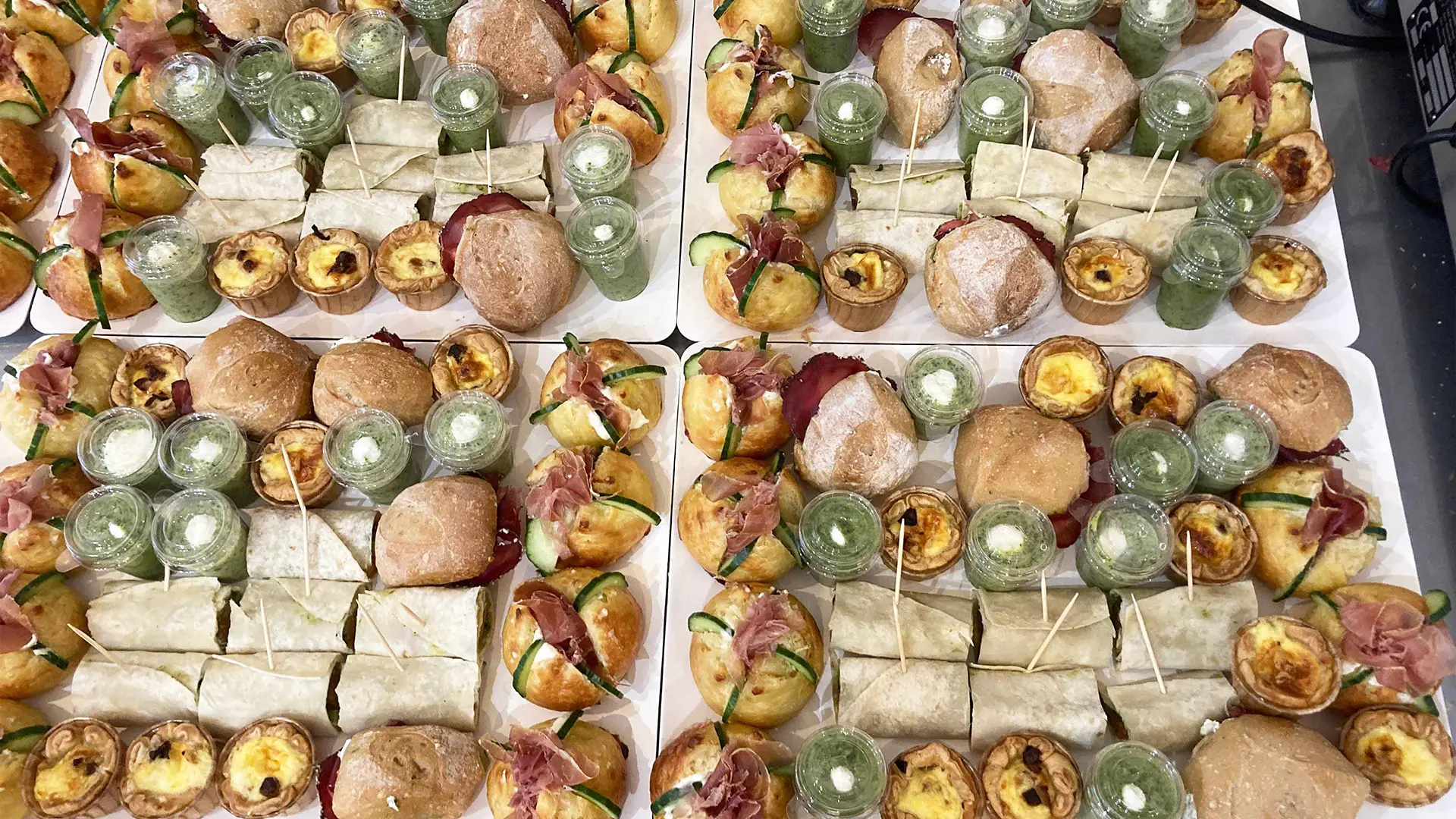 Prepration de plateau avec des produits frais