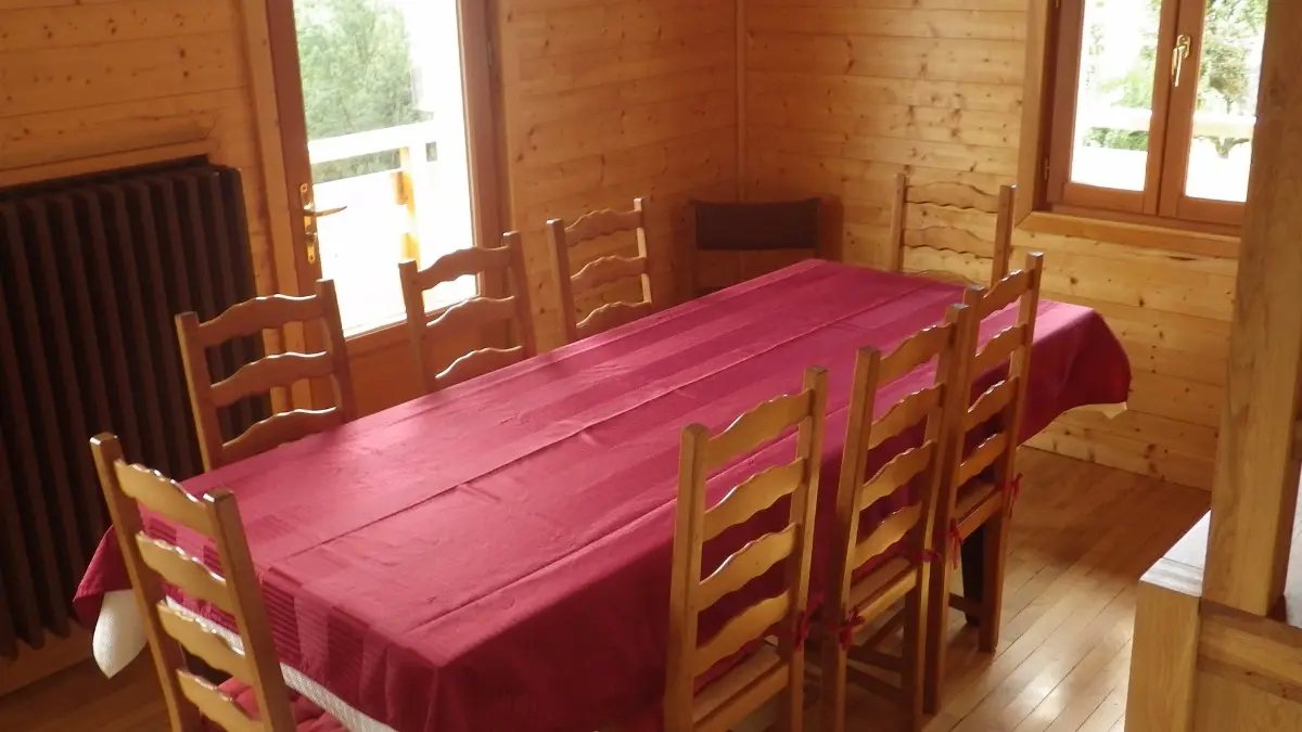 Coin séjour chalet à St Gervais, très lumineux avec belle vue