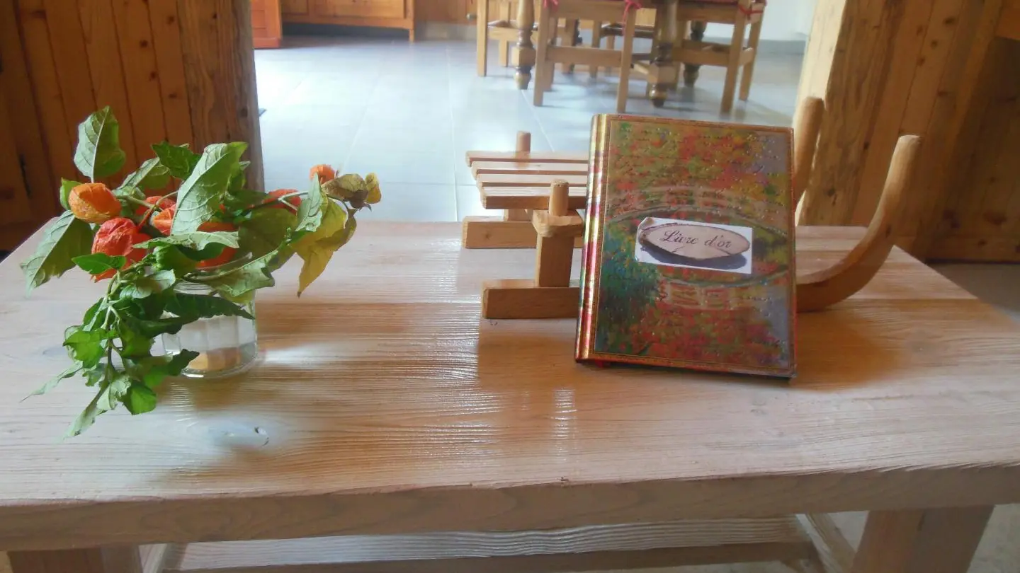 Un petit mot dans le livre d'or, ça fait toujours plaisir