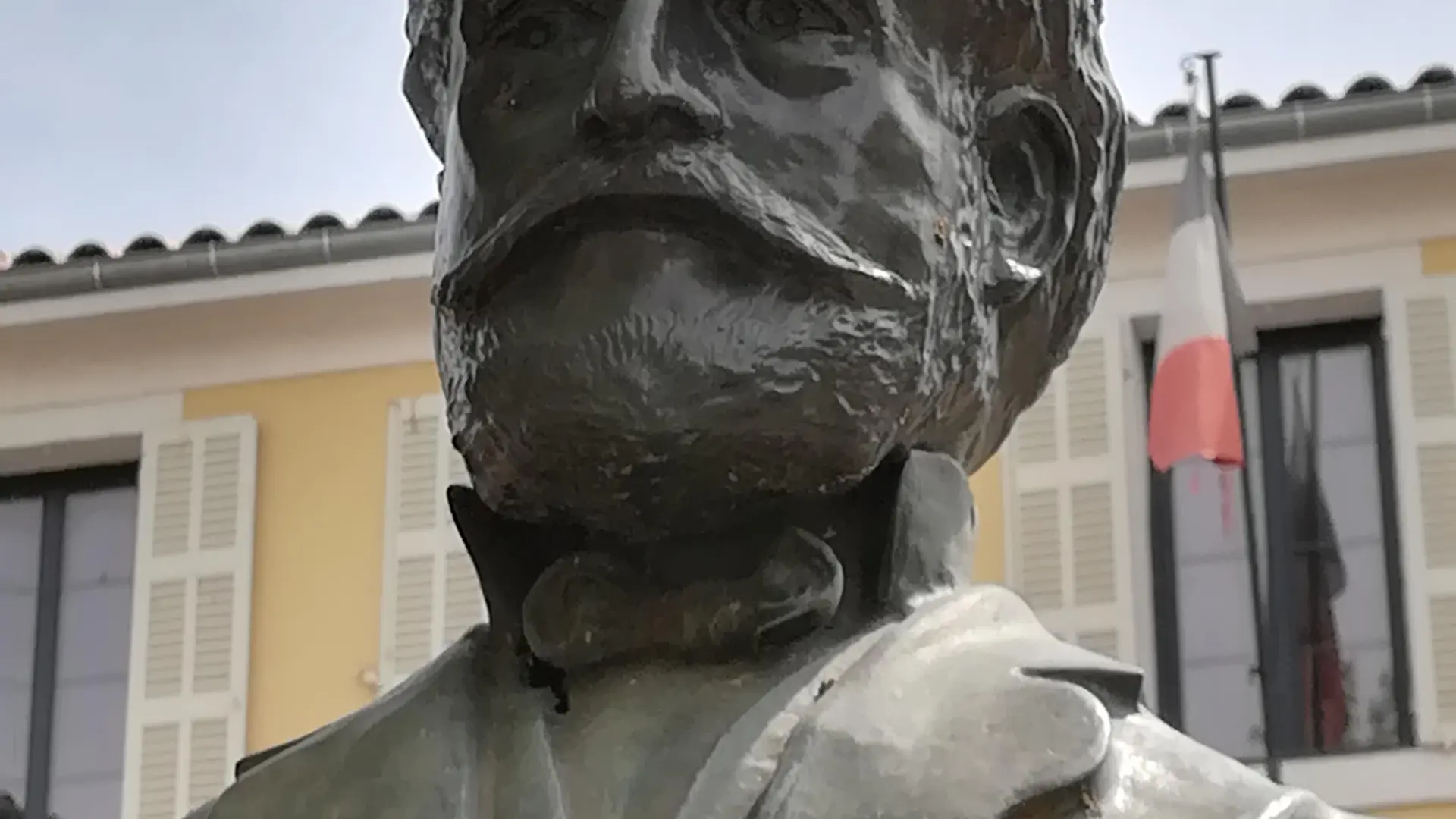 Buste de Victor Leydet