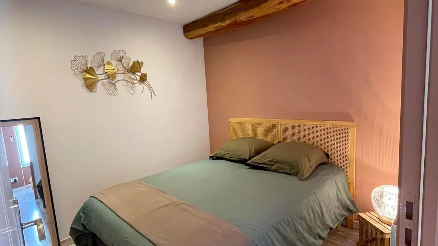 Karine hospitality_Saint-Just-la-Pendue