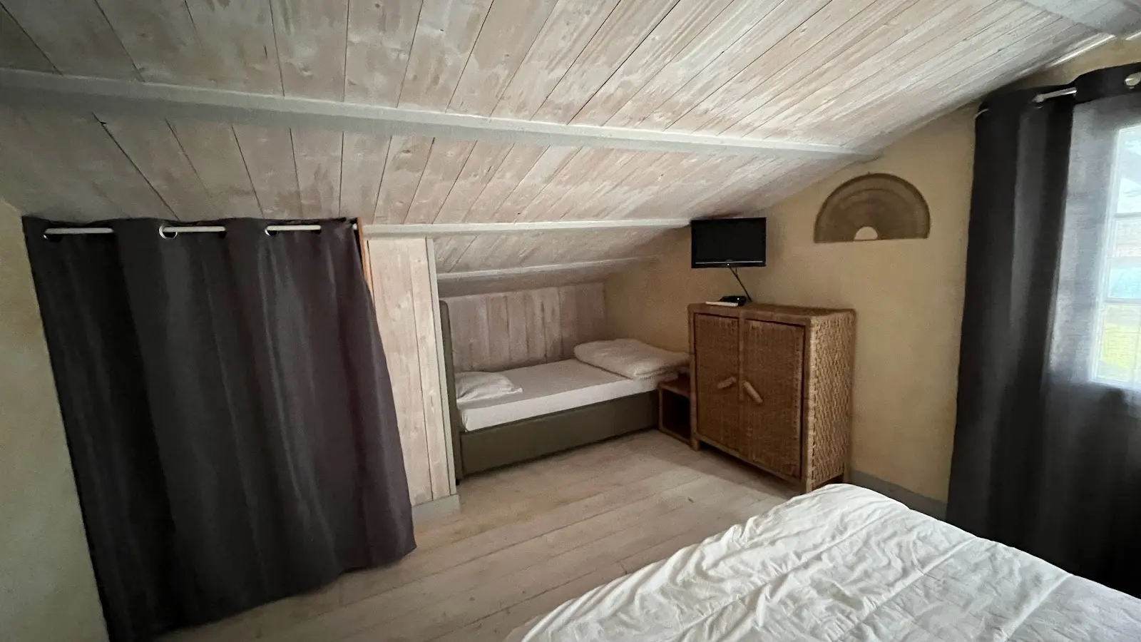 Chambre Lit 160 + 90 - Etage