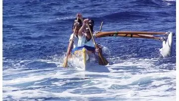 Canoe kayak pirogue polynésienne