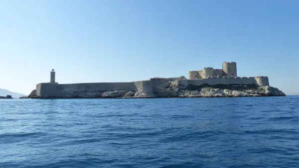 Discover the If Castle - Sea walking 2h30 tour