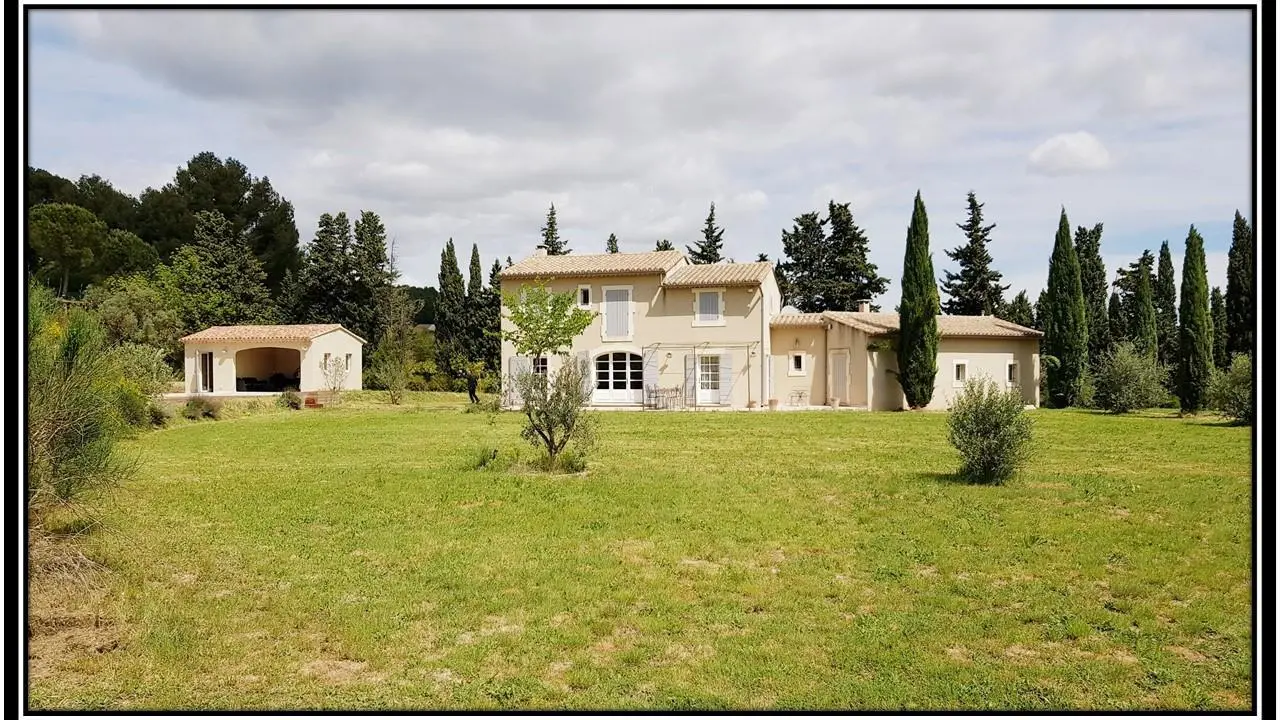 maison de loin