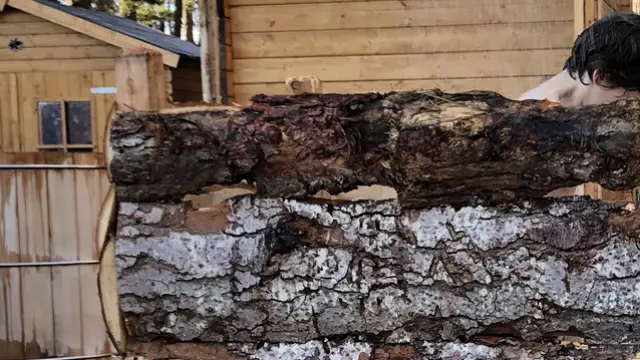 L'eau jaillit du sol