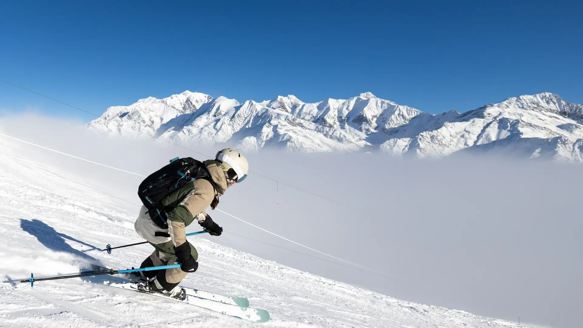 Ski aux Contamines, face au massif du Mont-Blanc