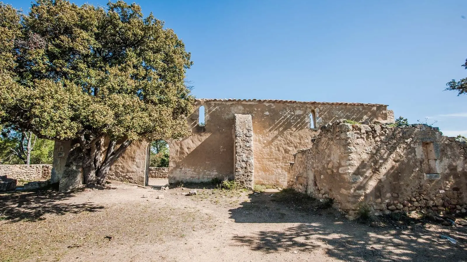 Chapelle et ermitage Saint Julien - Jean Paul Villegas