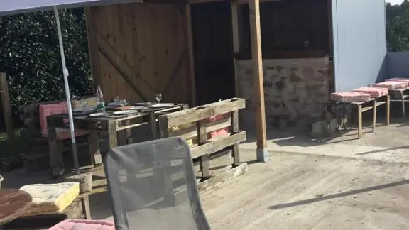 Terrasse de la piscine