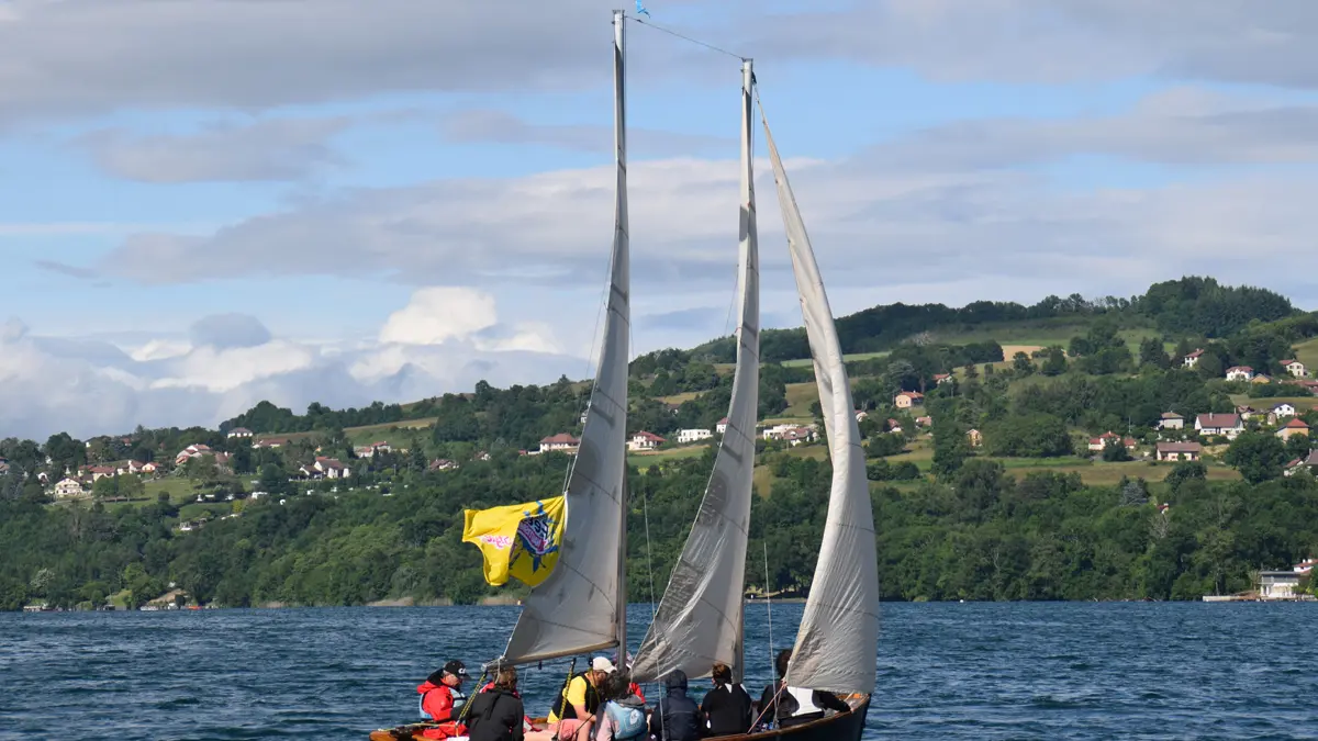 A bord d'une goélette sur le lac de Paladru