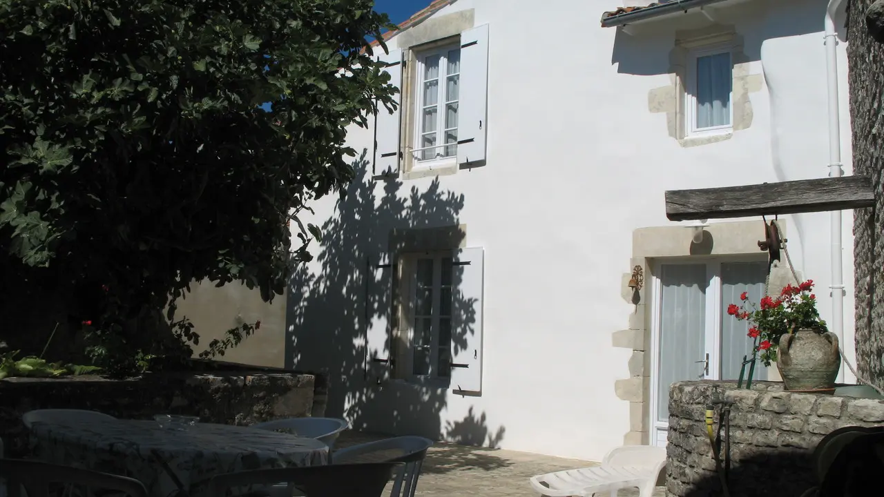 Façade et cour