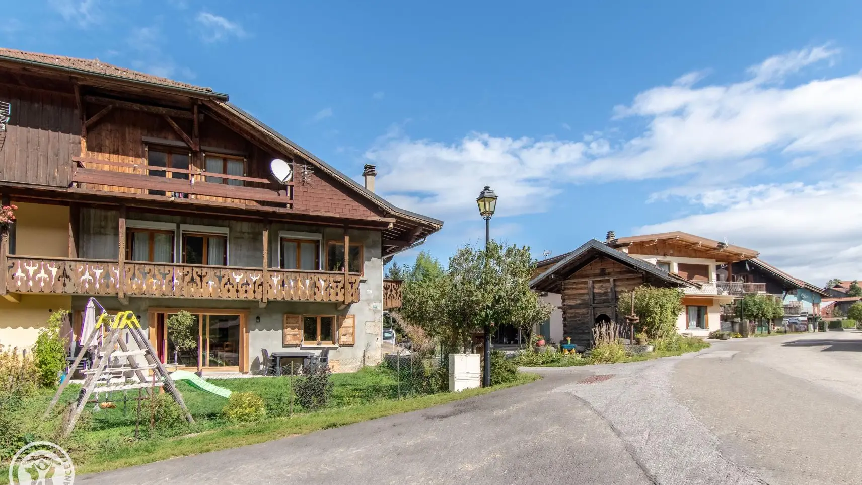 Gîte au rez-de-jardin avec mazot à proximité