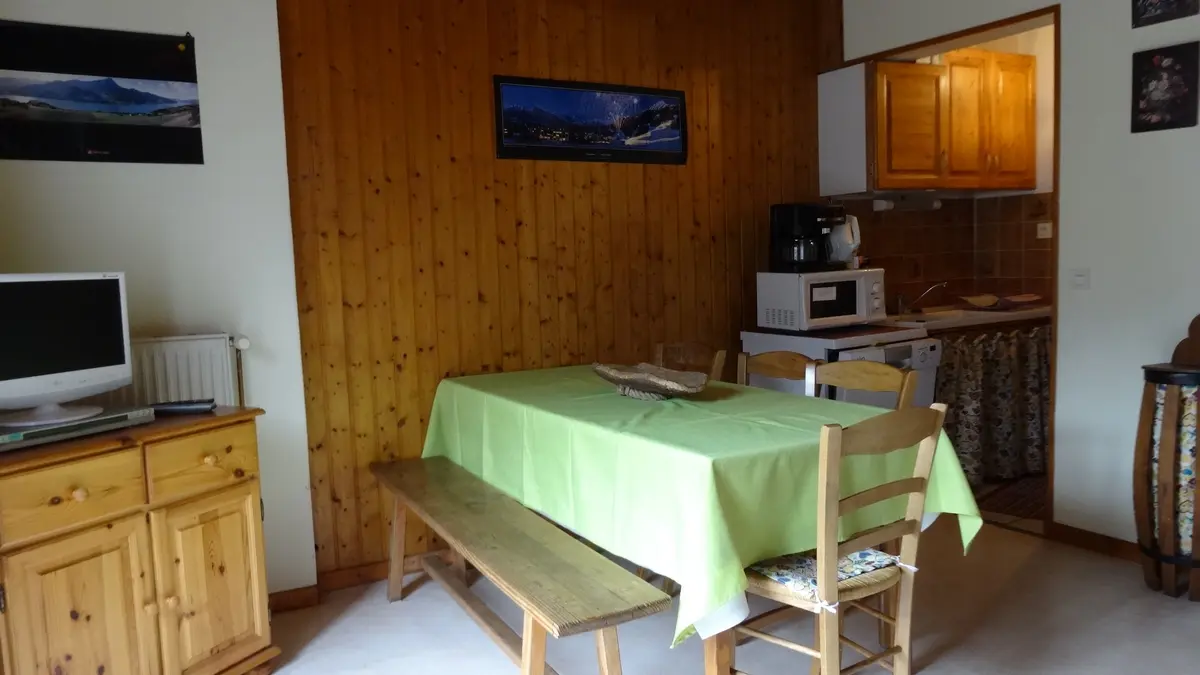 Meublé GILBERT JEANSELME D St Léger les Mélèzes