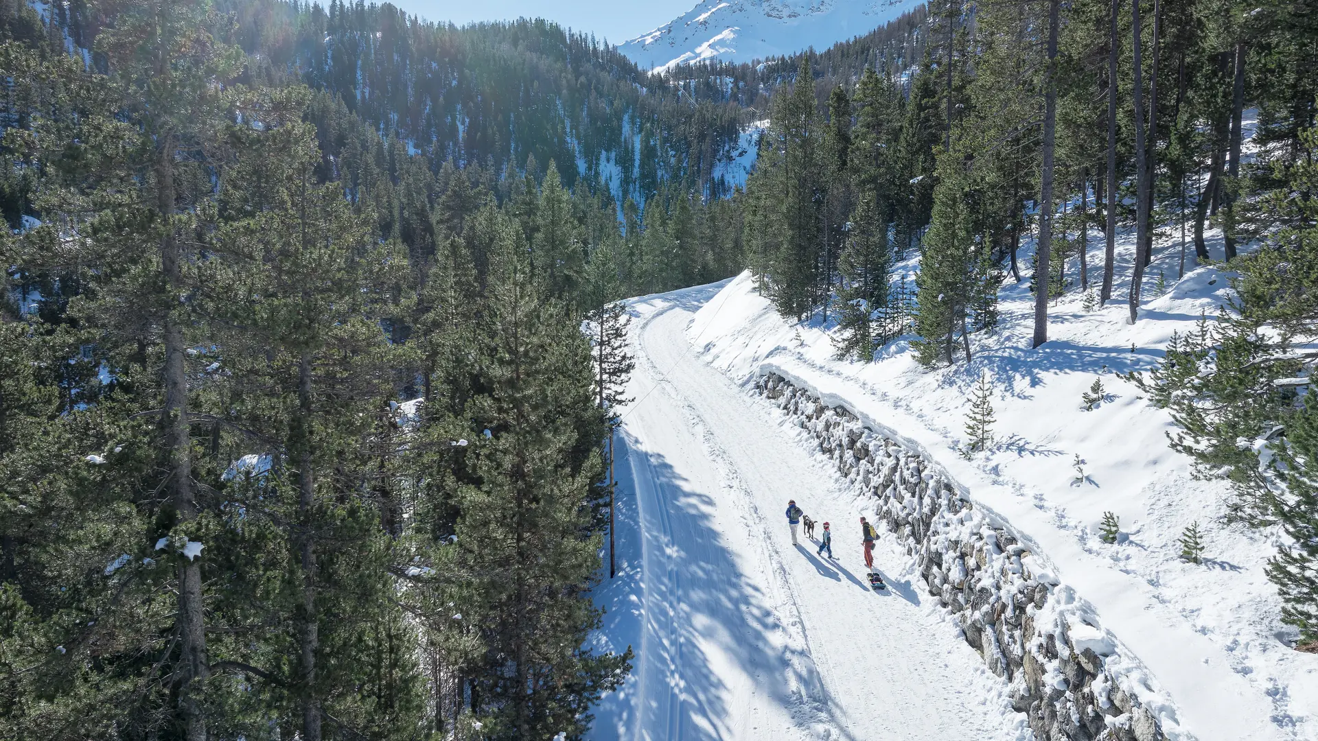 Montée du col d'Izoard en hiver