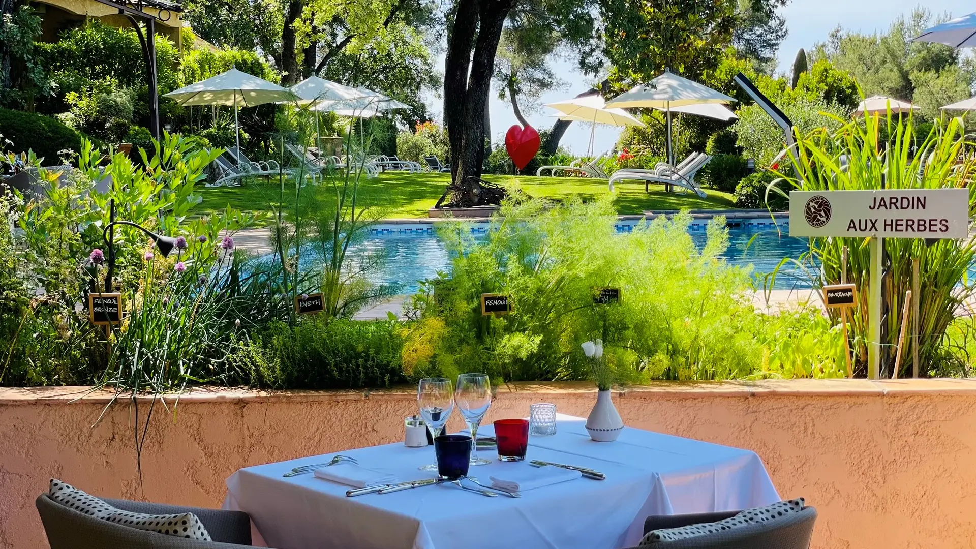 Terrasse d'été du restaurant