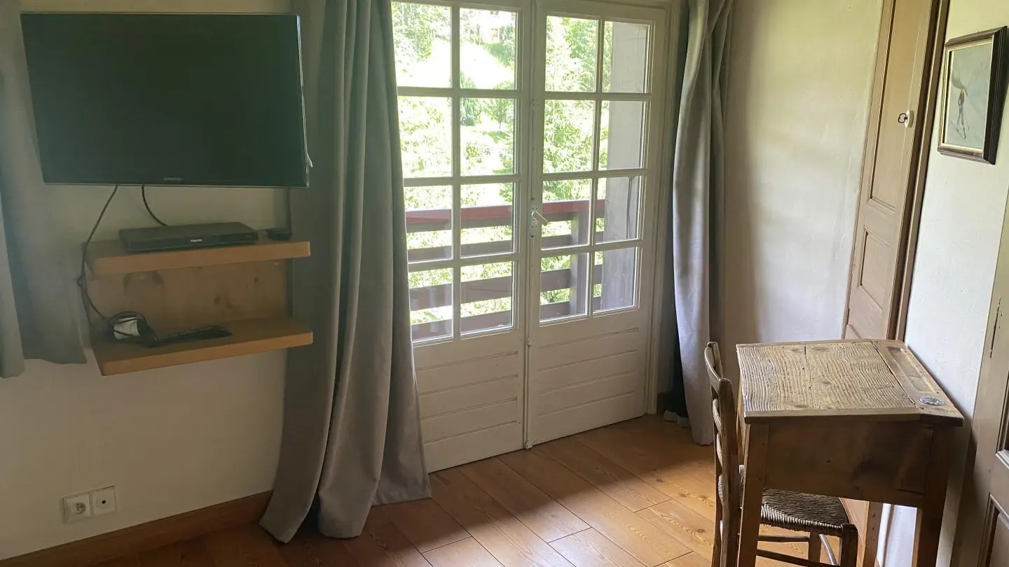 Chambre parentale, accès balcon nord-ouest