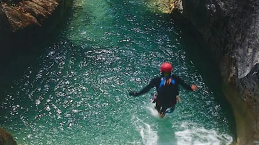 Canyoning_saut et belle vasque