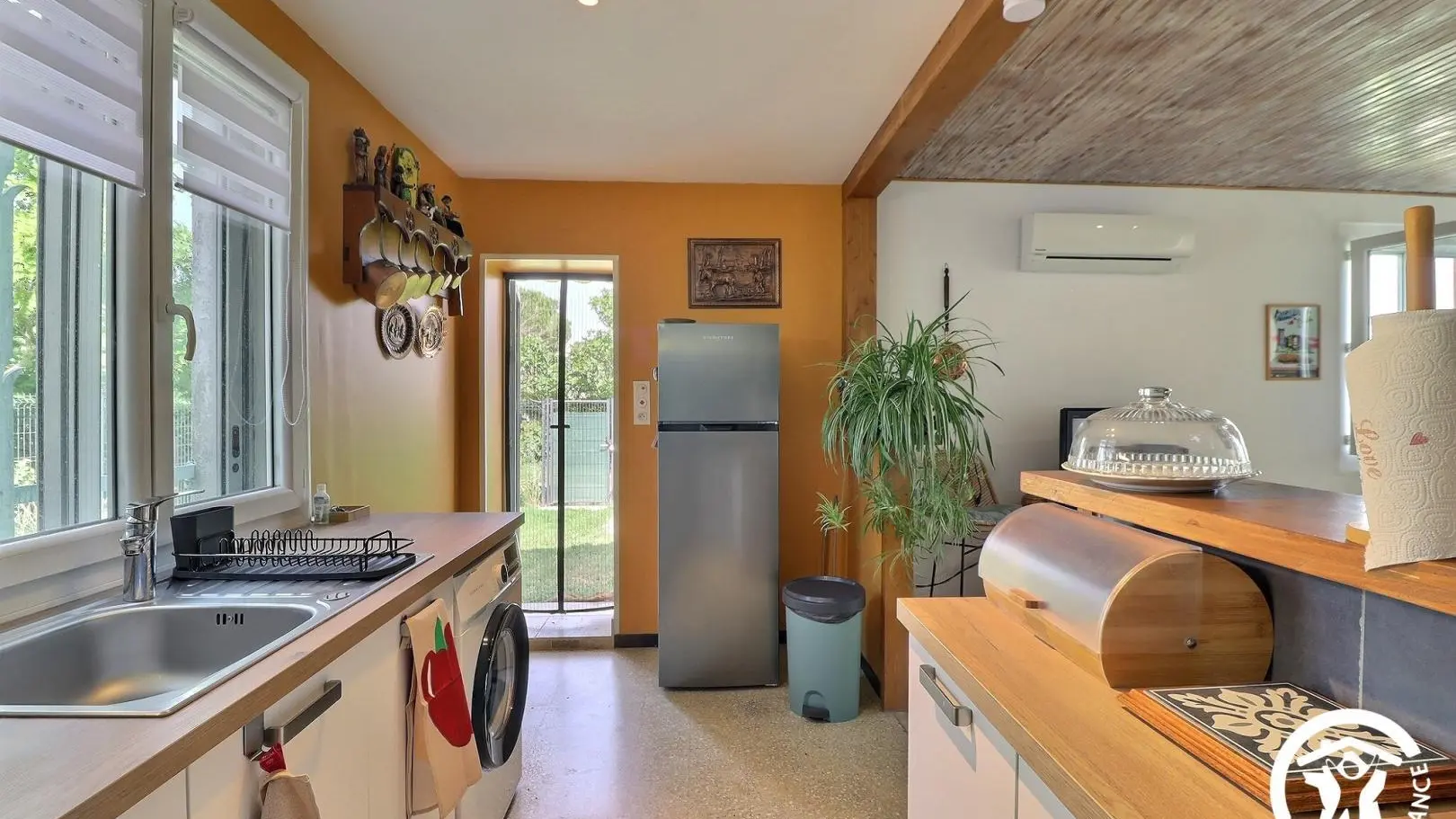 cuisine avec ouverture vers l'extérieur