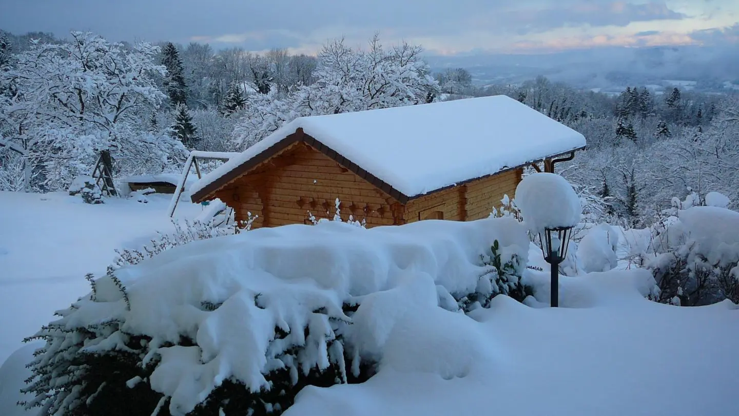 vue sur jardin et Mazot côté ouest