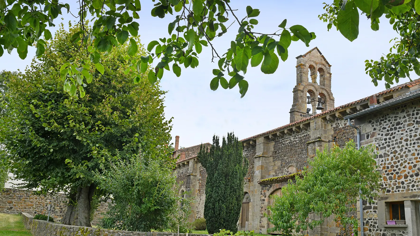 Eglise saint-jean-baptiste d'Esteil
