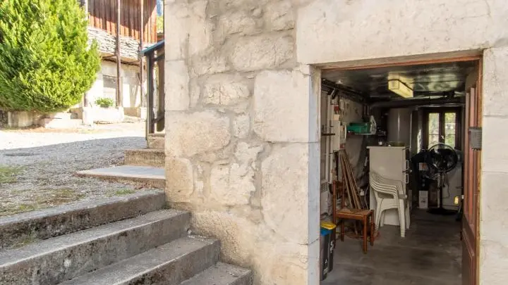 Accès à la cave/buanderie