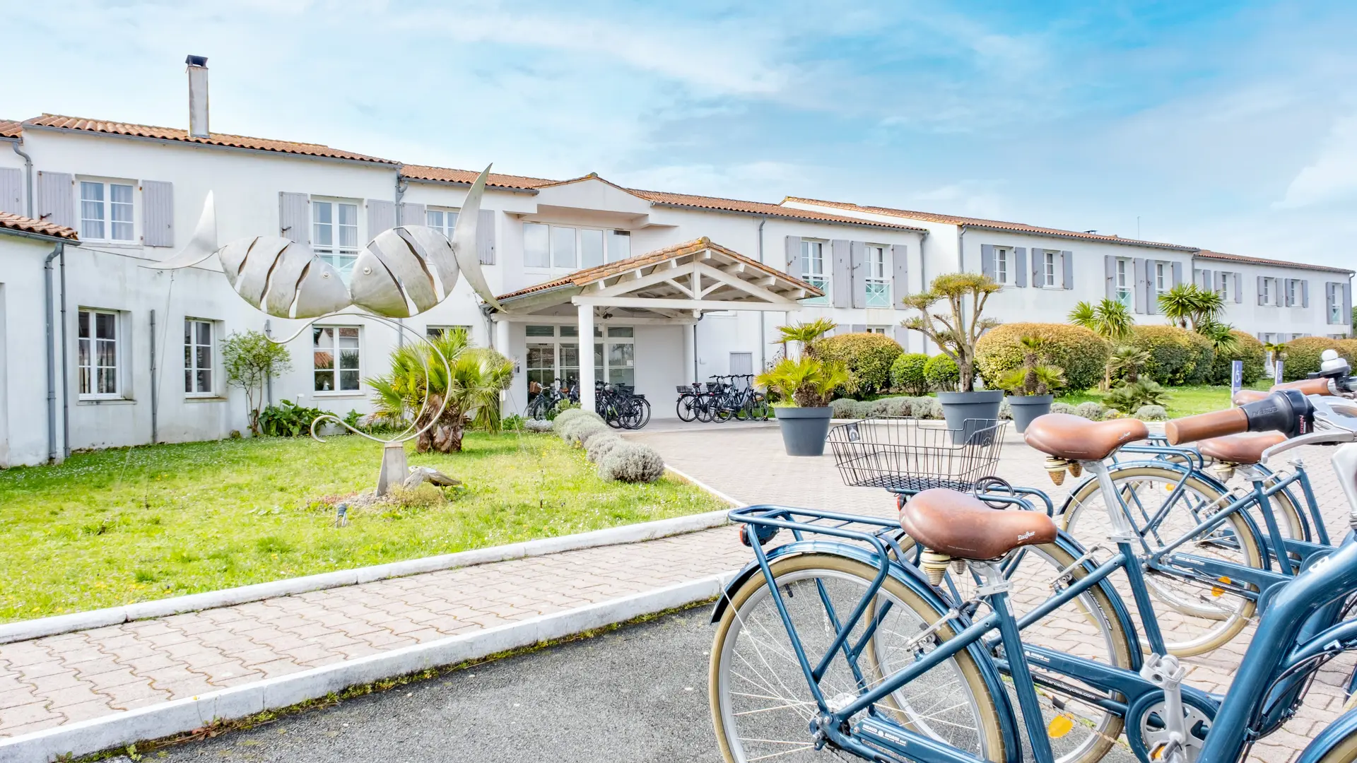 Eingang des Thalacap-Hotels