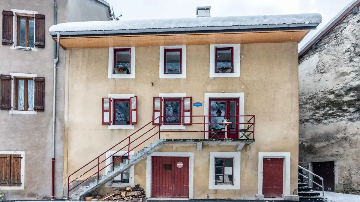 FACADE COTE RUE PRINCIPALE