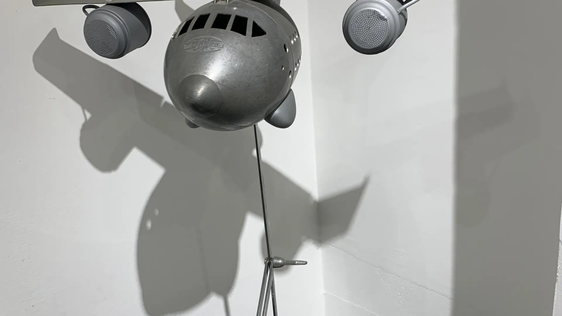 Le Zinglé_L'Isle-sur-la-Sorgue sculpture avion