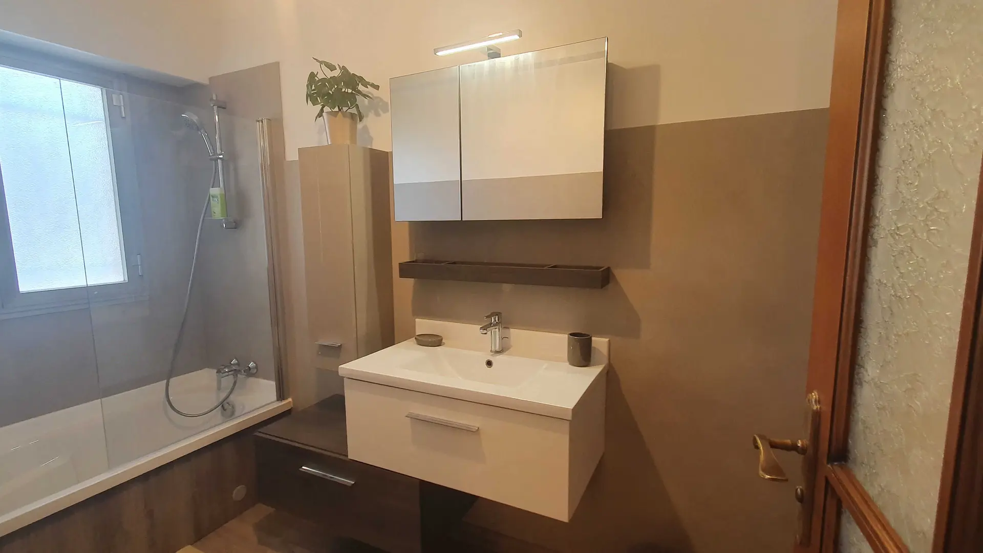 Salle de bains City-Break le Capri - Le Cannet - Gîtes de France Alpes-Maritimes