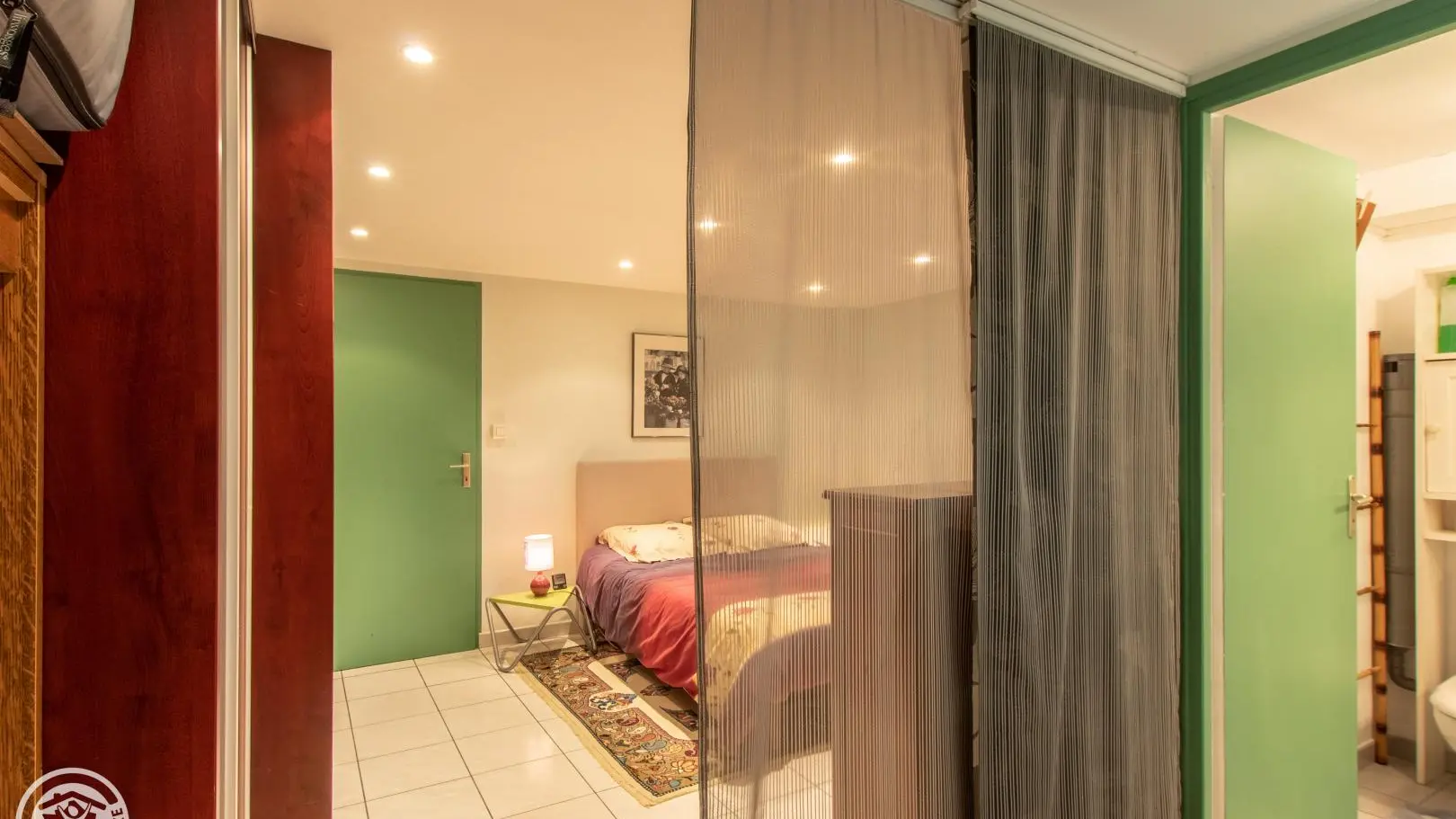 Séparation entre chambre et buanderie / salle d'eau