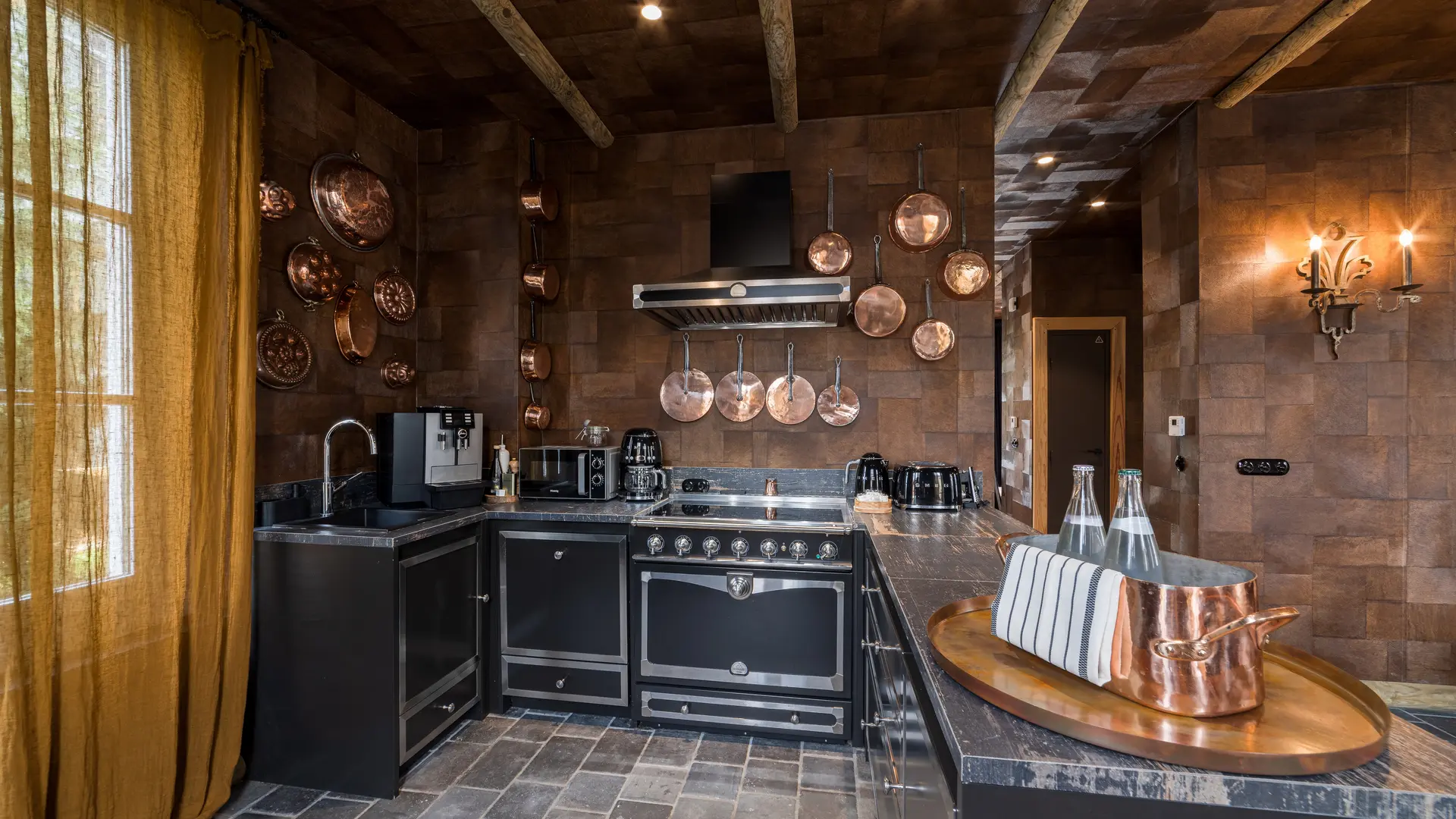 Chalets Grand Hôtel Soleil d'Or - Le Pionnier 03