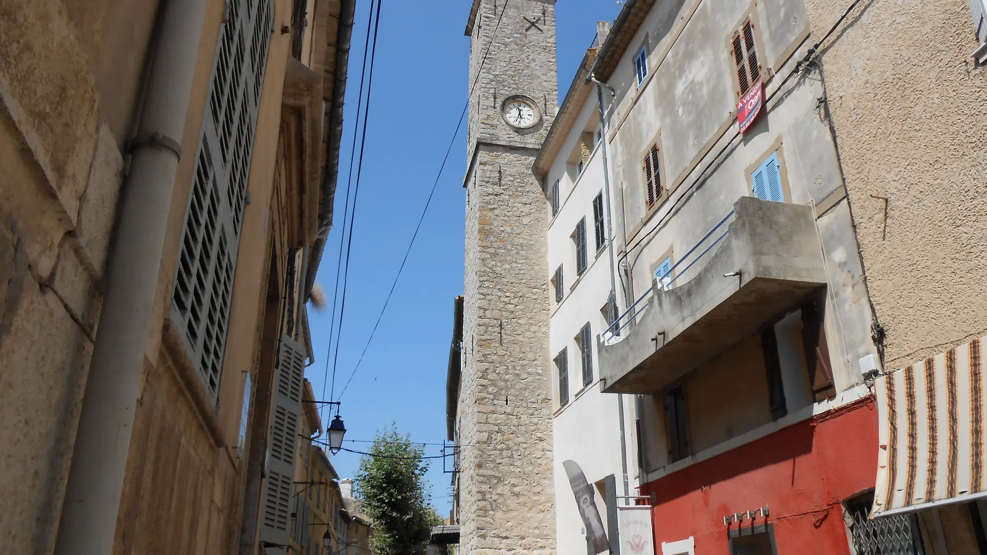 côté Tour de l'Horloge