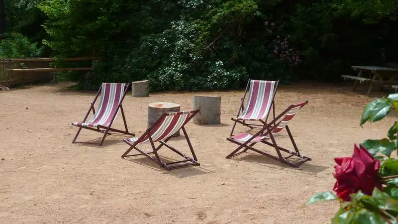 Détente sur chaises longues