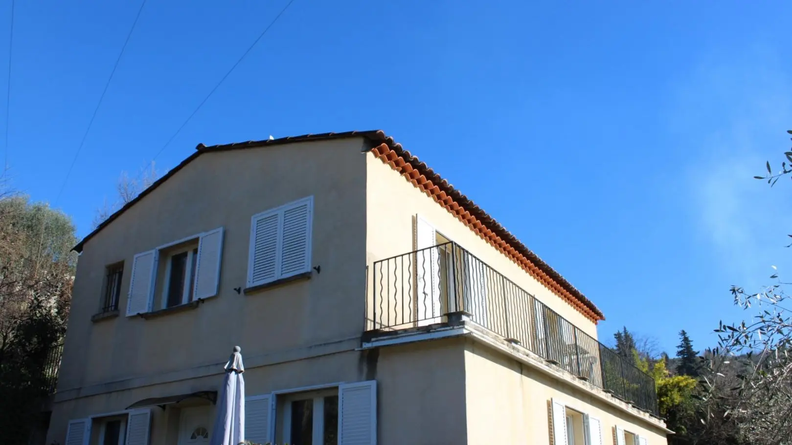 Gîte Le Grand-au 1er niveau-Contes-Gîtes de France des Alpes-Maritimes