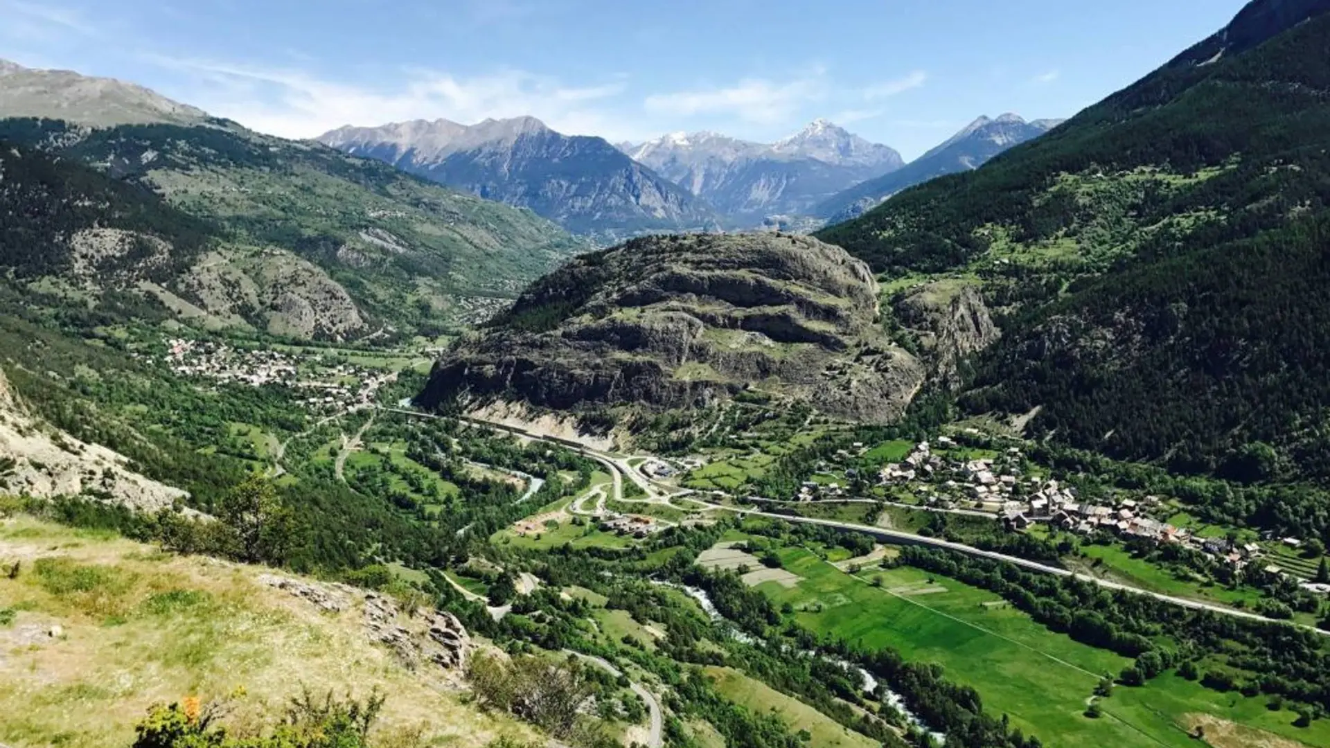 Vue sur Saint-Martin-de-Queyrières