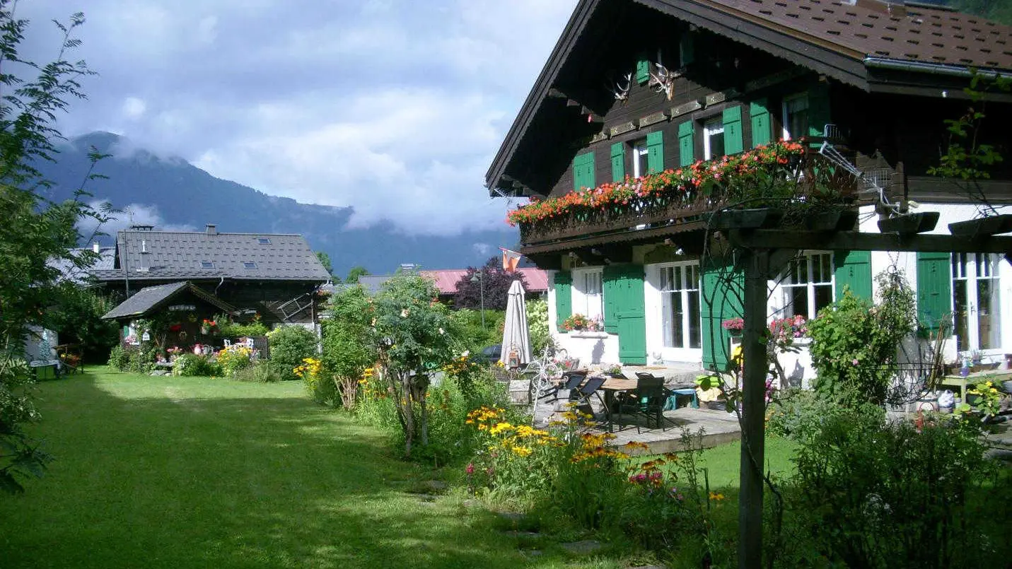 Une pause dans le jardin fleuri..