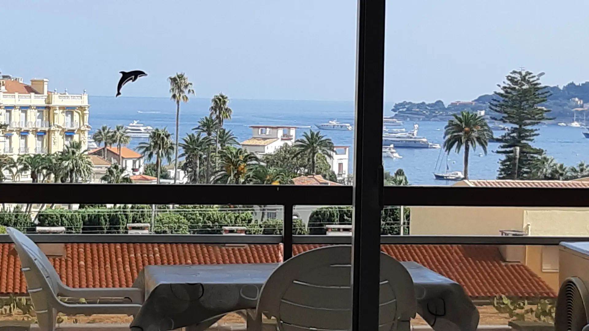 vue de la terrasse et du living